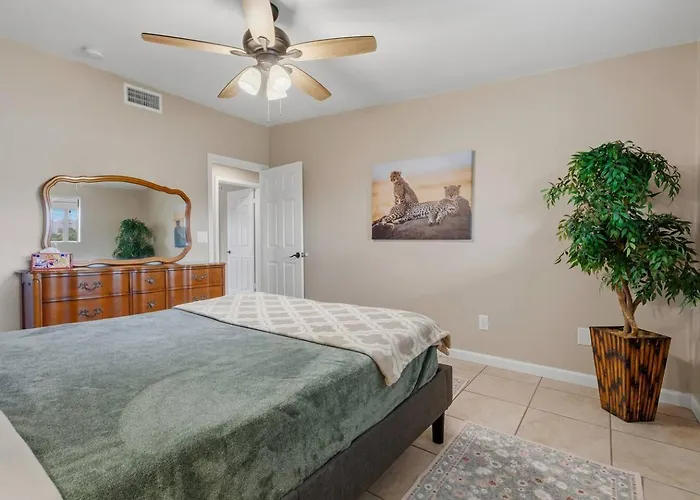 Gated Acre Poolside Retreat * Tucson