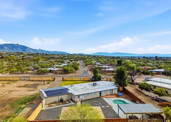 Gated Acre Poolside Retreat * Tucson